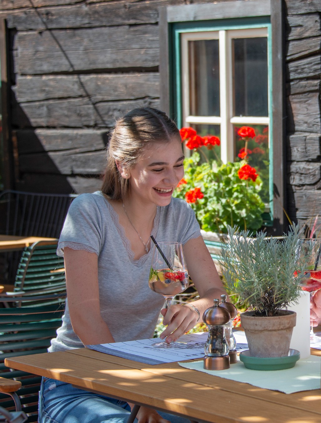 Afternoon drink in the Sonner on the Schusterhäusl terrace